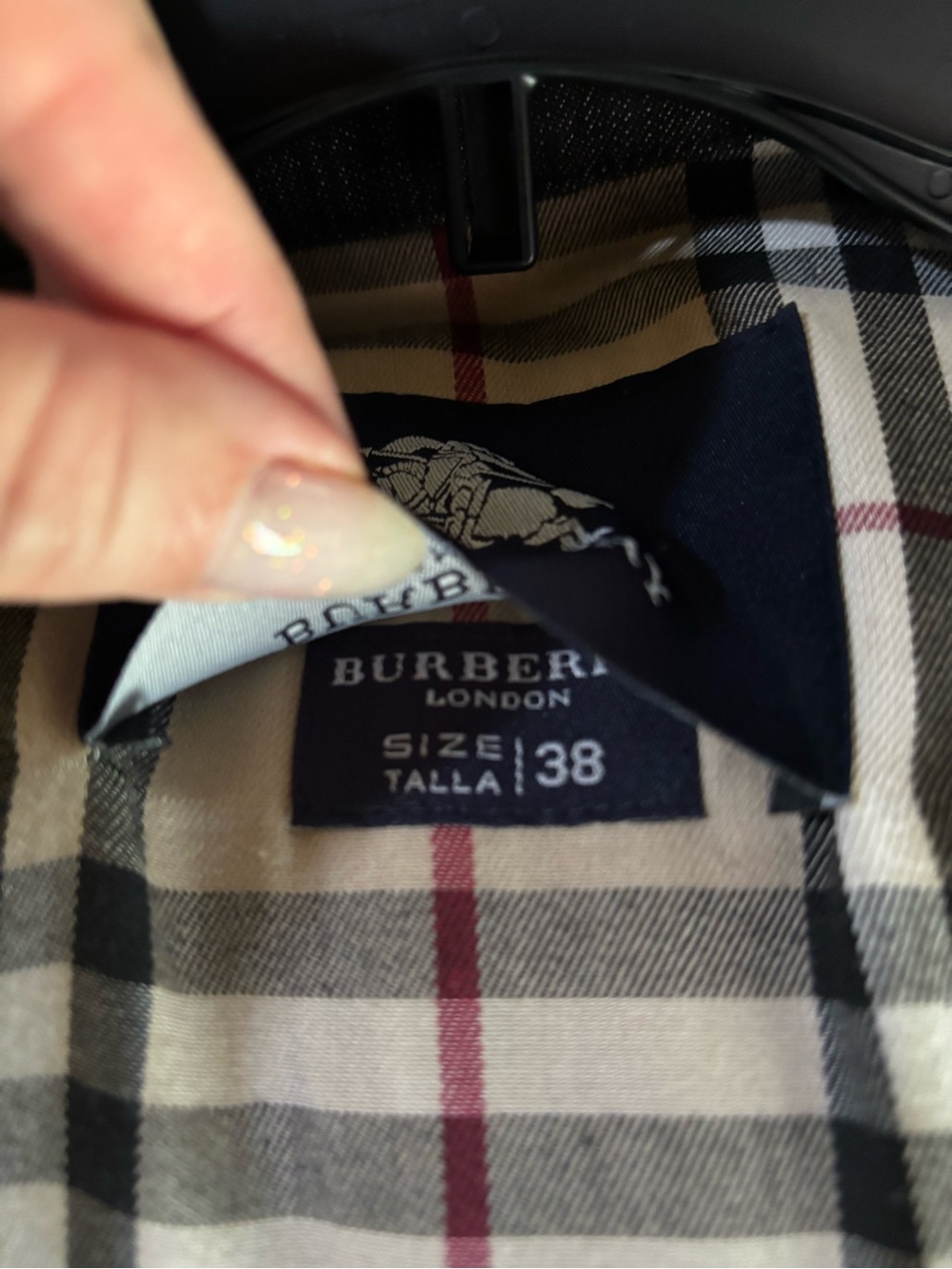 Burberry Black Denim Jacket with Beige Nova Check Lining - Picture 5 of 9